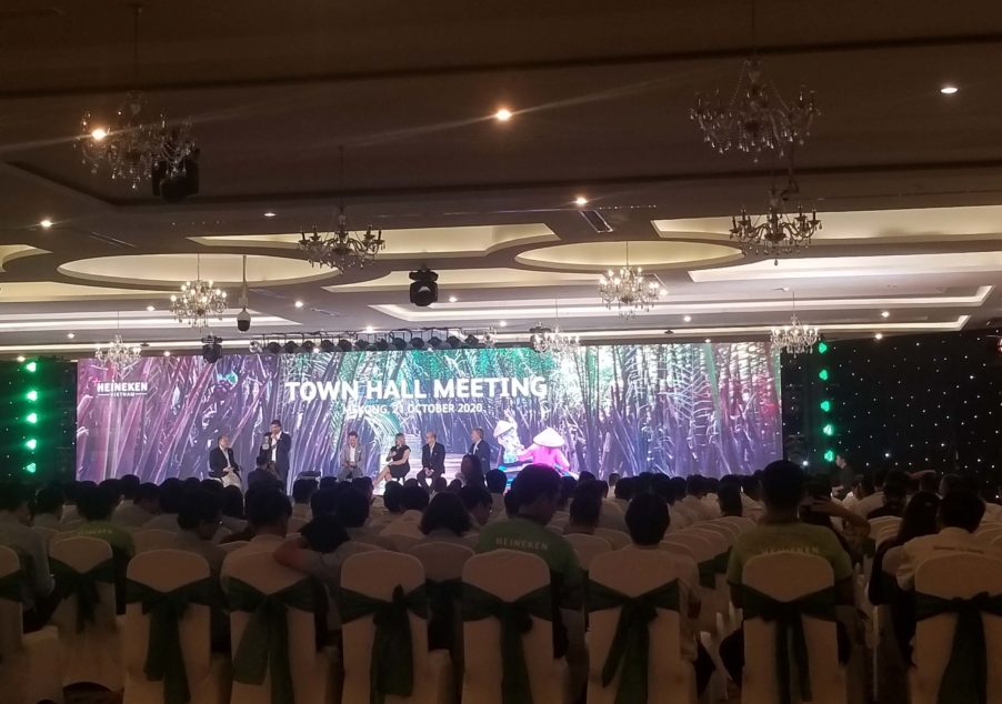 Sự Kiện Town Hall Meeting Của Heniken tại Bến Tre Ngày 21.12.2020 (45m2 MH Led P3 indoor).jpg1 Sự Kiện Town Hall Meeting Của Heniken tại Bến Tre Ngày 21.12.2020 (45m2 MH Led P3 indoor).jpg1