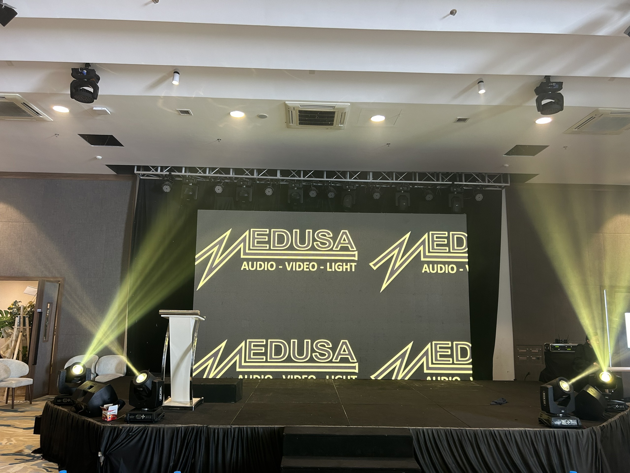 z5090162730891_afde6952e60124dde077d8c5986394fe