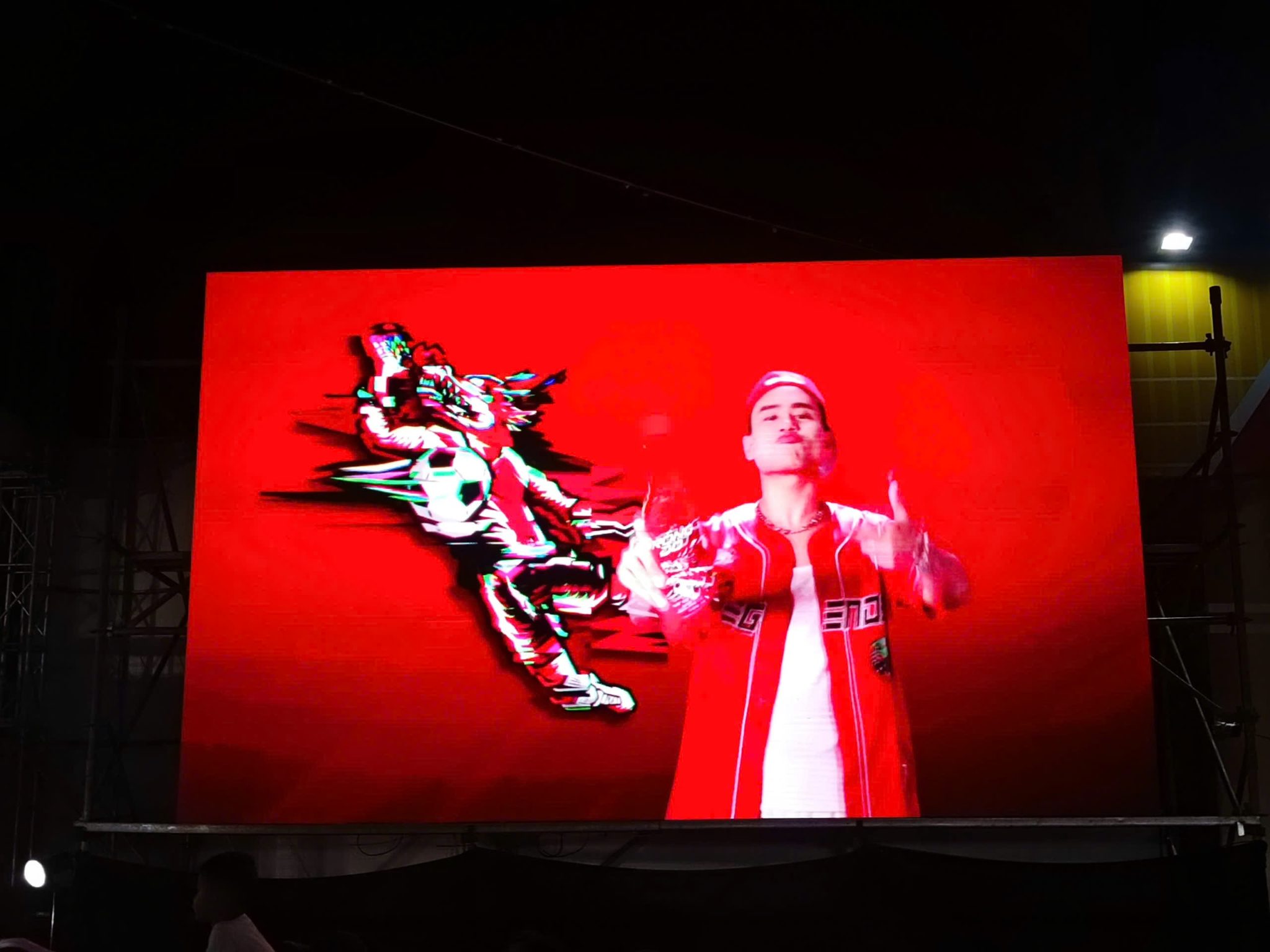 Quảng cáo Rồng Đỏ