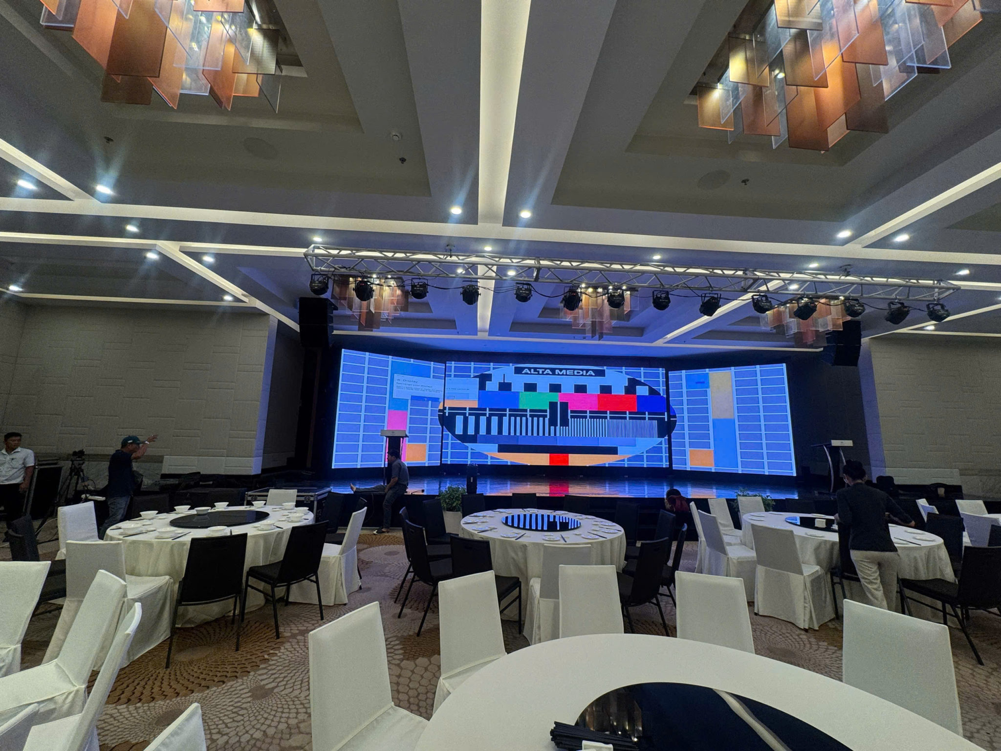 SỰ KIỆN HỖ TRỢ TRƯỜNG UEH NHA TRANG